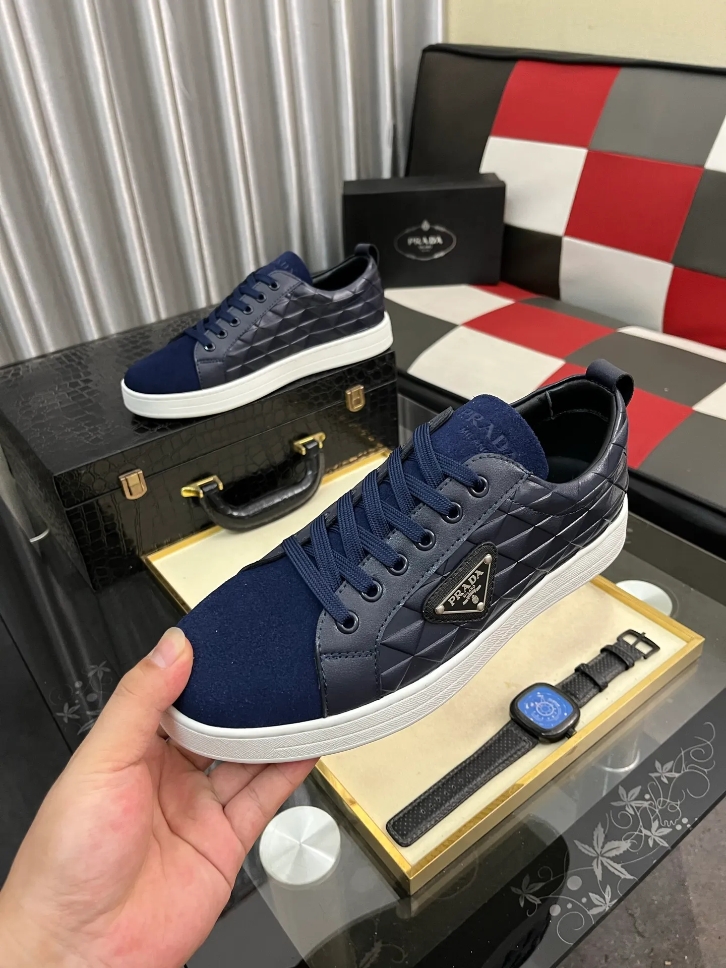 Men's shoes 💰440⌚️⌚️Prada•PRADA original quality.~ Unique modern style sneakers. 🏃A must-have casual shoe for trendy men😍😍 Original brand imported from Italy, imported original leather, sheep lining (refuses to discolor and grind feet) Sole: Original sole provided by the original factory, French lazy style design ⚠️Fit to the feet, original quality, super comfortable original sole. Code number: 38-444️⃣Colors available